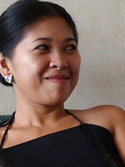 Shy Filipina MILF has first taste of white foreigner cock