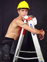 Hot boy wanking on a building site