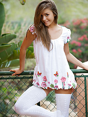 Perfect Diva showing her young pussy and tits