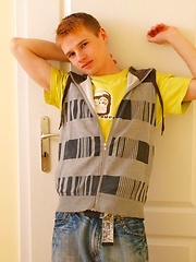 Cute teen boy autofellatio fun