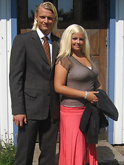 Juicy hottie showing her boobs