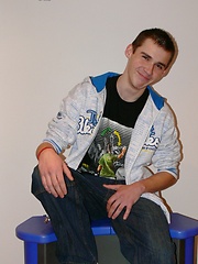 Str8 boy Ty squeezes one out