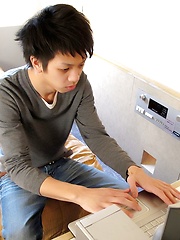 Mitsuru Gets Off on Gay Japanese Porn