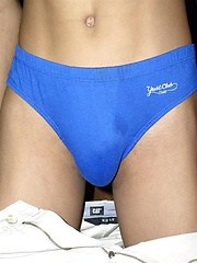 Asian twink show shis butt