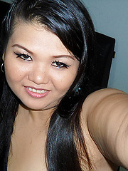 Chubby Asian girl Gip takes photos of herself